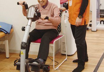 自動で足と腕を同時に動かし、全身の血行を良くします