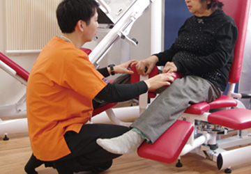 股関節のストレッチで転倒予防・腰痛改善